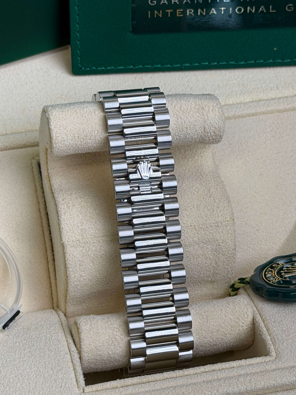 Day-Date 40 Platinum Day-Date Smooth Bezel Meteorite Baguette Diamond Dial President Bracelet 228206