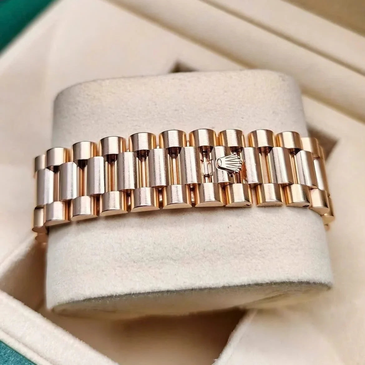 Day-Date 36mm Rose Gold 18K Chocolate Dial Ruby Diamond 118235