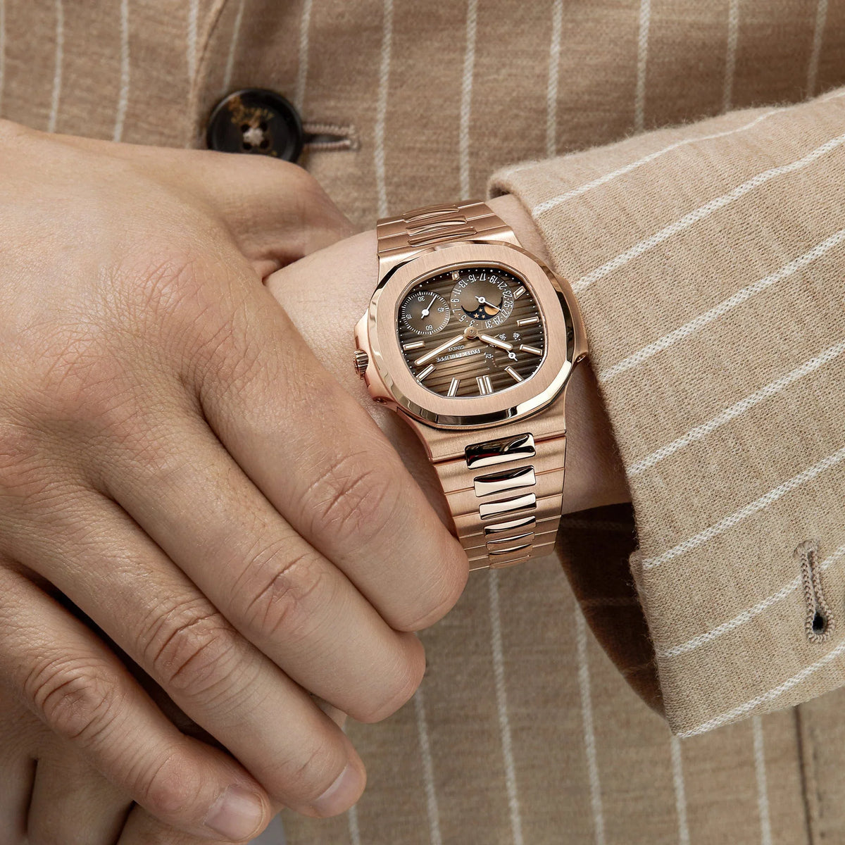 Nautilus 40mm 5712/1R-001 Moon Phase Power Reserve Rose Gold Brown Dial